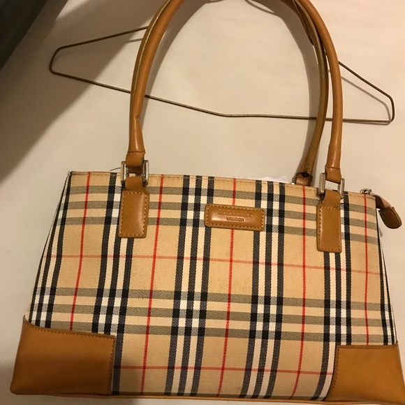 Burberry - Picture 5 of 8